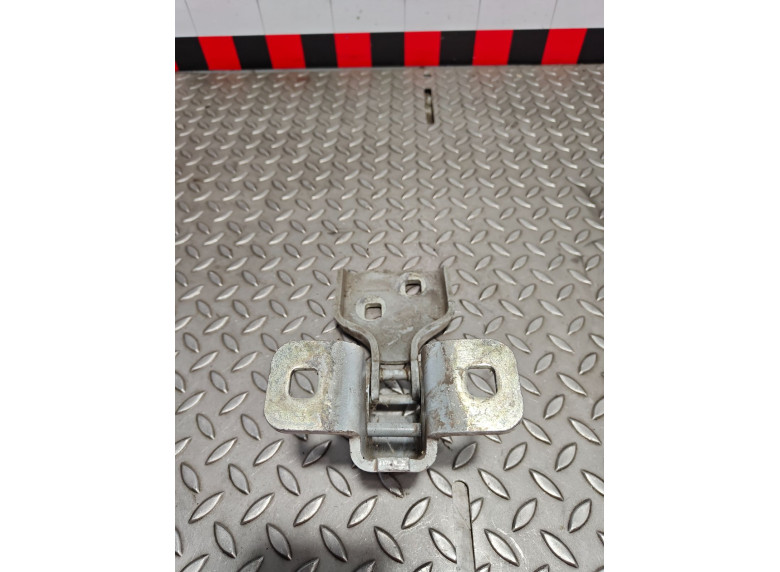 Петля двери к Renault Master, 2011г.