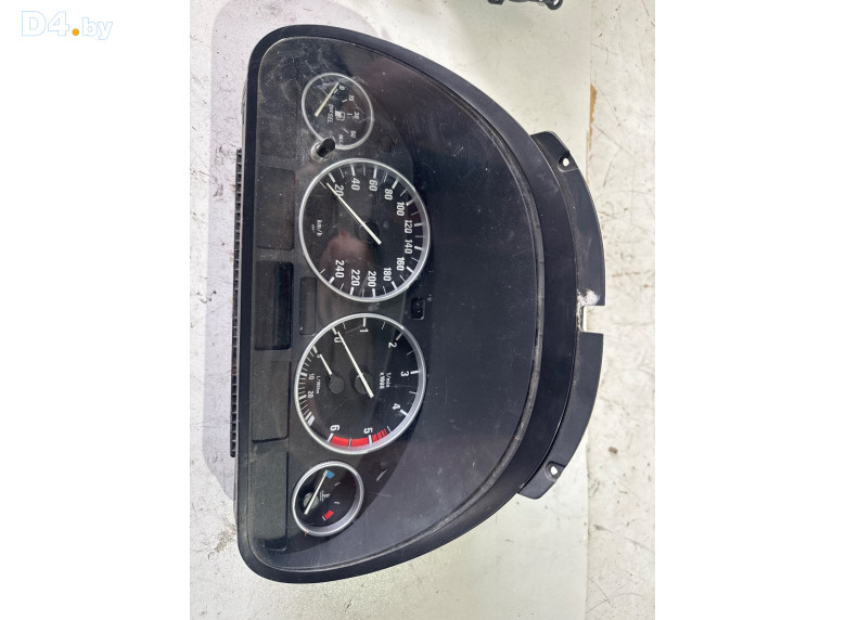 Щиток приборов (приборная панель) к BMW 5E39 2001 г.