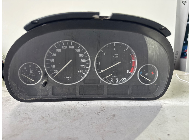 Щиток приборов (приборная панель) к BMW 5 E39, 2001г.