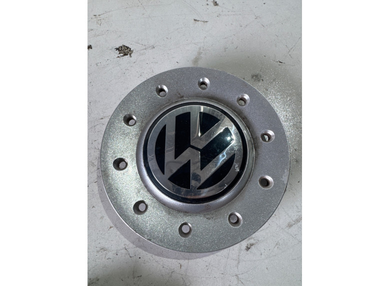 Колпачок литого диска к Volkswagen Passat, 2000г.