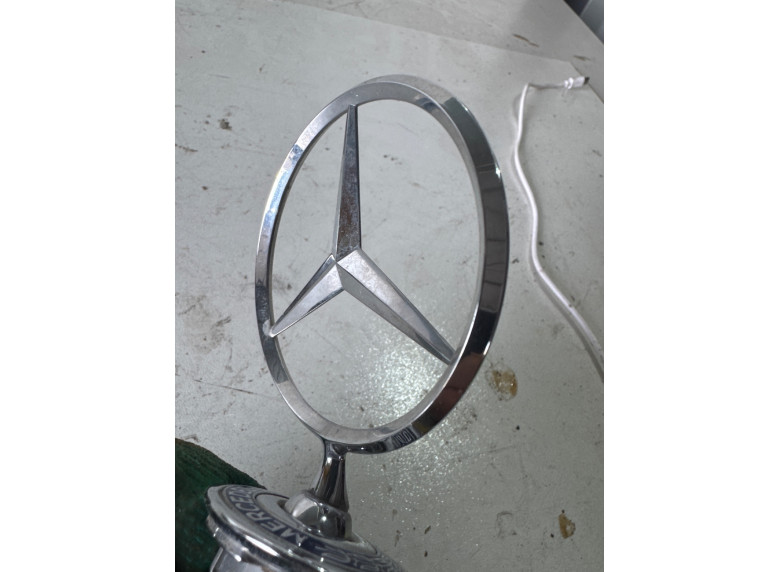 Эмблема к Mercedes S W220, 2001г.