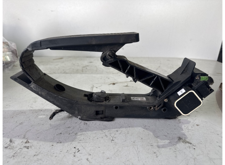 Педаль газа к Mercedes S W220, 2001г.