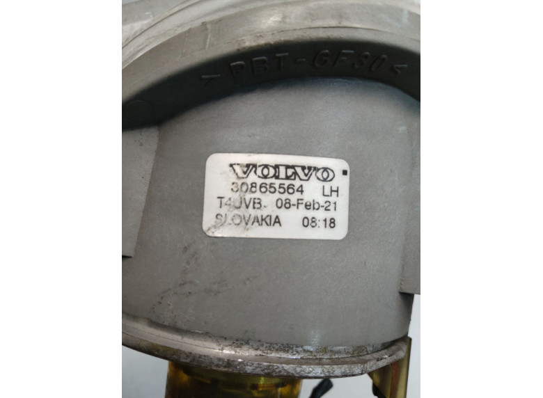 Фара противотуманная левая к Volvo V40, 2002г.