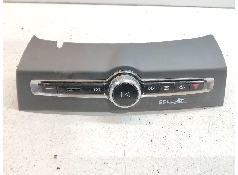 Блок управления магнитолой к Volvo V90, 2021г.