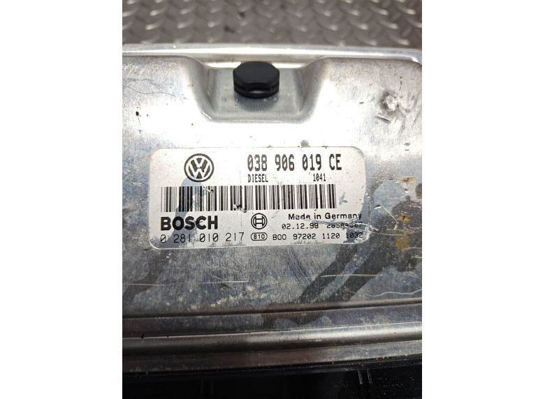 Блок управления двигателем к Volkswagen Passat, 2000г.
