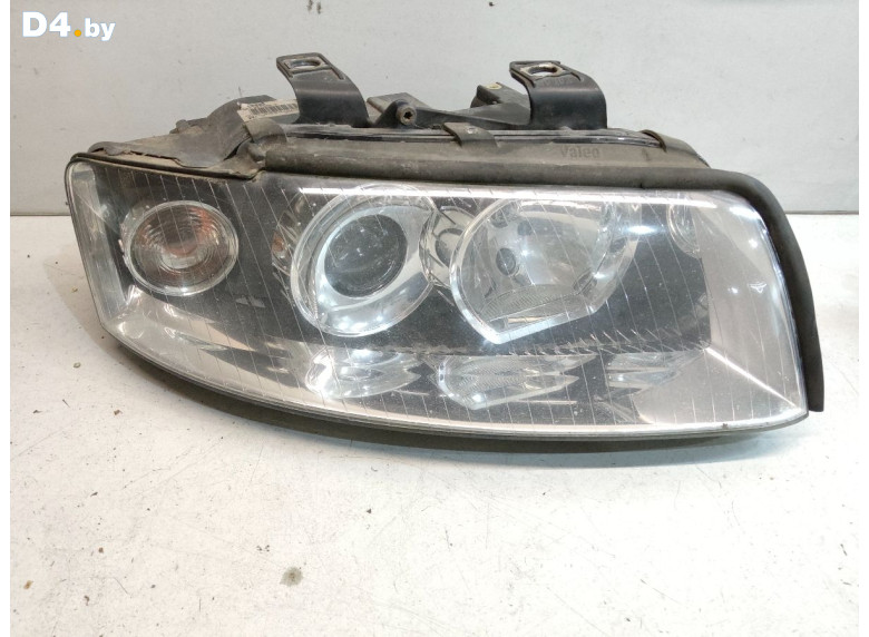 Фара правая к Audi A4 2004 г.