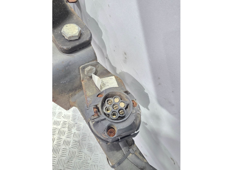 Прицепное устройство (фаркоп) к Opel Vivaro, 2005г.