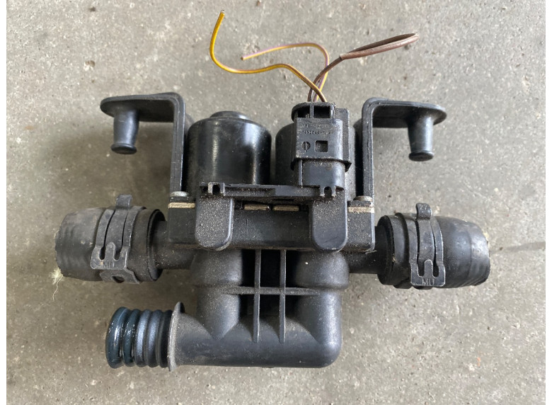 Кран отопителя (печки) к BMW 5 E60/E61, 2004г.