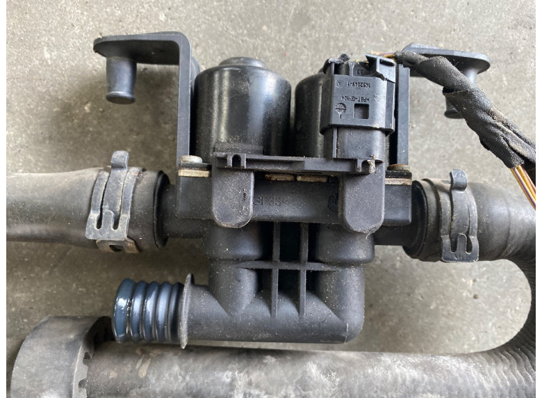 Кран отопителя (печки) к BMW 5 E60/E61, 2004г.