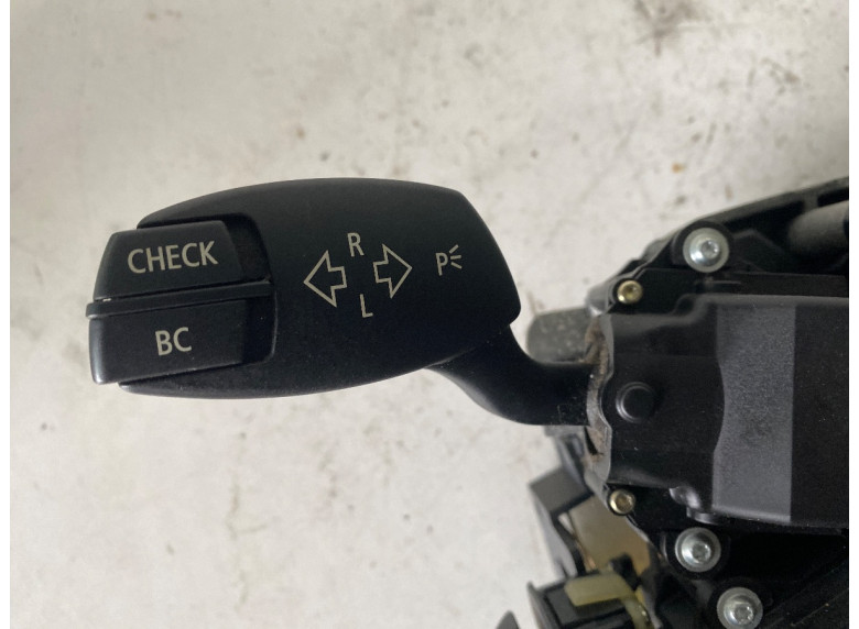 Переключатель подрулевой (стрекоза) к BMW 5 E60/E61, 2004г.