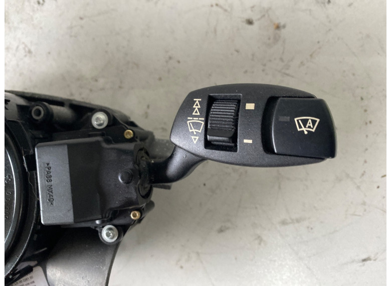Переключатель подрулевой (стрекоза) к BMW 5 E60/E61, 2004г.