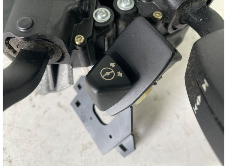 Переключатель подрулевой (стрекоза) к BMW 5 E60/E61, 2004г.