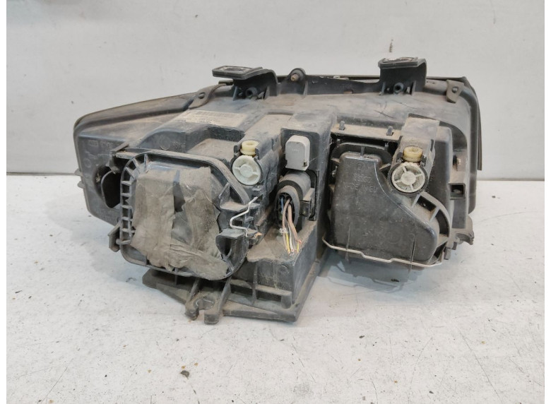 Фара левая к Audi A4, 2003г.