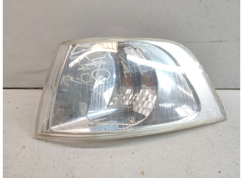 Поворотник левый к Volvo V40, 2003г.