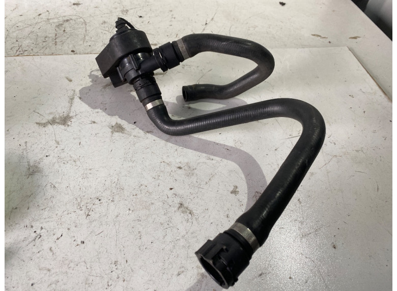 Патрубок отопителя (печки) к BMW 5 E60/E61, 2007г.