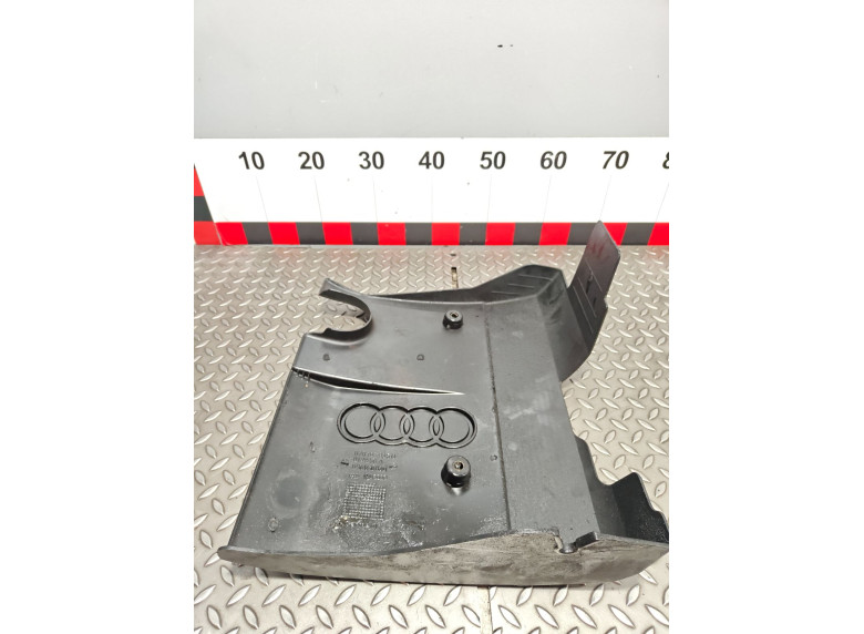 Декоративная крышка двигателя к Audi A4, 1999г.