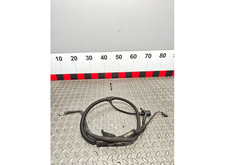 Провод стартера к Volkswagen Passat, 2003г.