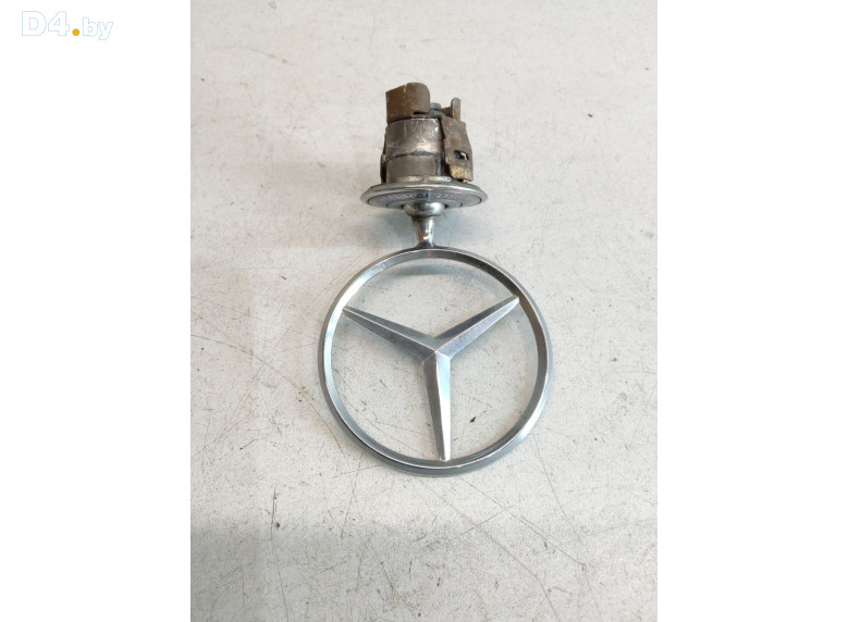 Эмблема к Mercedes EW211 2004 г.