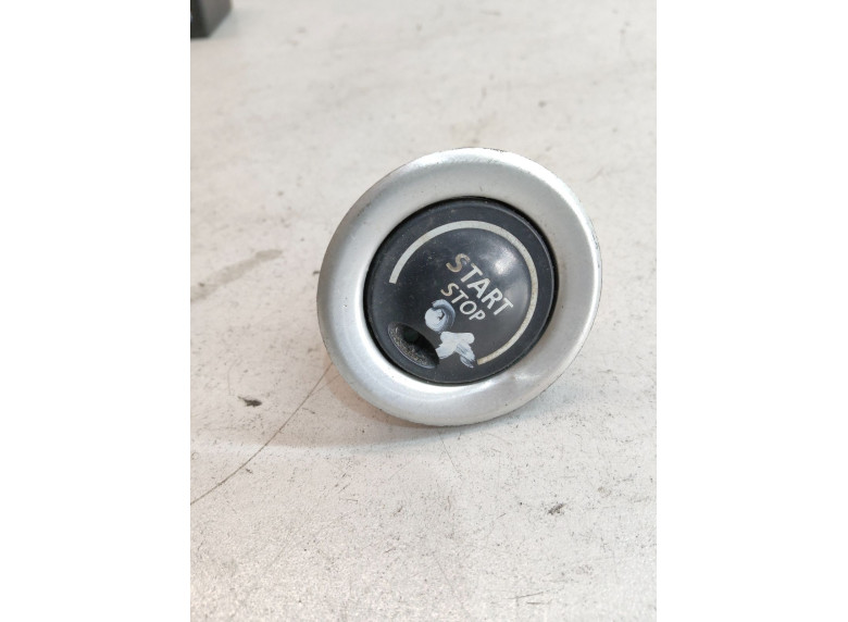 Кнопка запуска двигателя к Renault Laguna, 2004г.