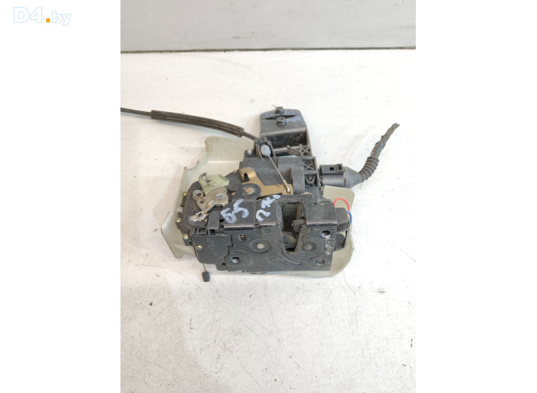 Замок двери передней левой к Volkswagen Passat 2001 г.