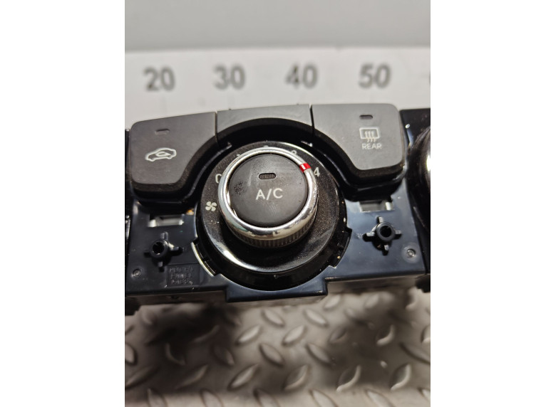 Блок управления печки/климат-контроля к Hyundai i20, 2013г.