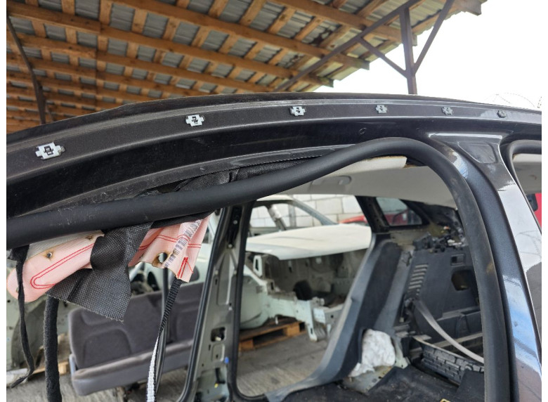 Уплотнитель двери передней левой к Peugeot 3008, 2021г.
