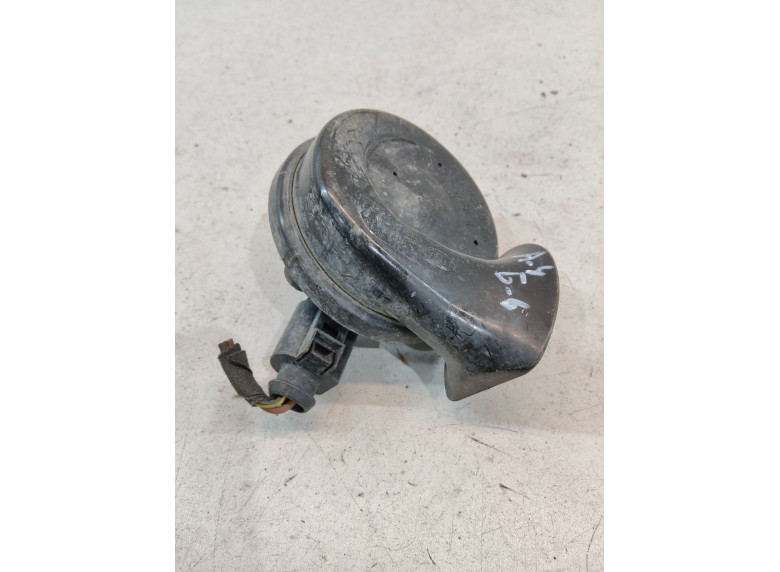 Сигнал (клаксон) к Audi A4, 2003г.