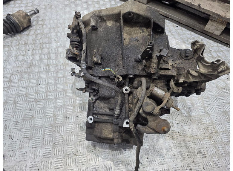 КПП механическая (МКПП) к Nissan Primera, 2002г.