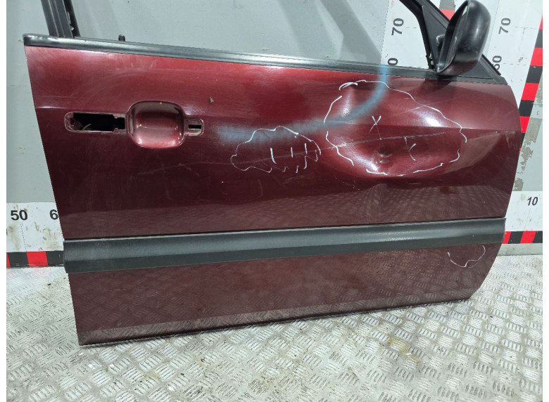 Дверь передняя правая к Volkswagen Passat, 1995г.