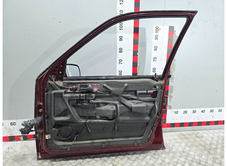 Дверь передняя правая к Volkswagen Passat, 1995г.