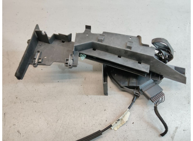 Замок двери передней левой к Ford C-Max, 2013г.