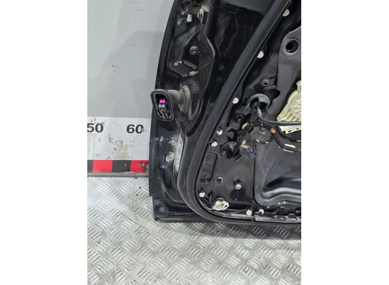 Дверь передняя правая к Audi A6, 2006г.