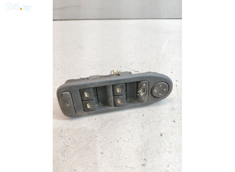 Блок управления стеклоподъемниками к Citroen C5 2004 г.