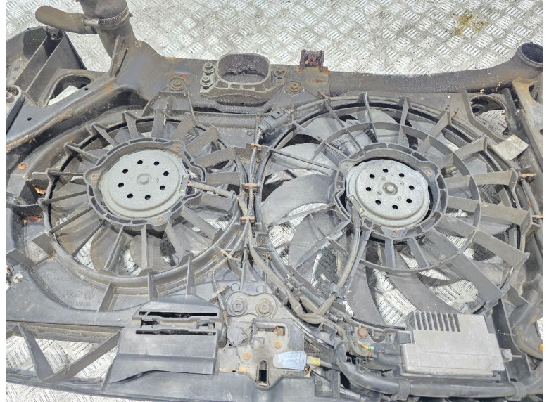 Вентилятор радиатора к Audi A4, 2003г.