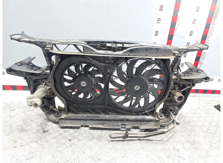 Передняя панель крепления облицовки (телевизор) к Audi A4, 2003г.