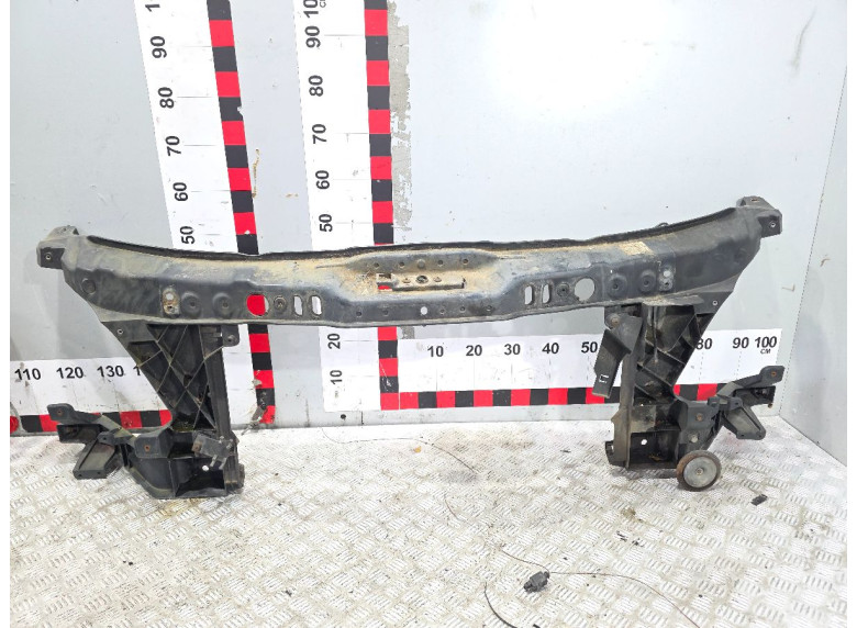 Передняя панель крепления облицовки (телевизор) к Mercedes Sprinter, 2007г.