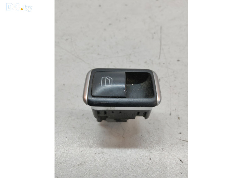 Кнопка стеклоподъемника к Mercedes CW204 2012 г.