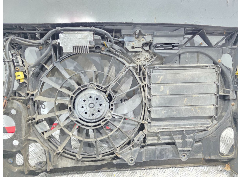Вентилятор радиатора к Audi A4, 2002г.