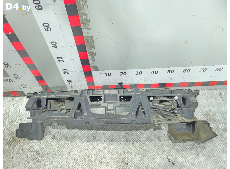 Рамка капота к Peugeot 5008 2011 г.