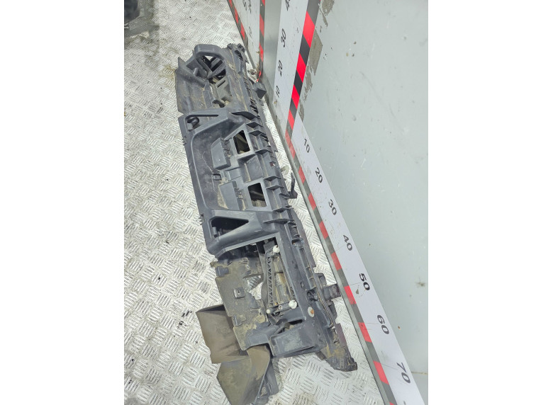 Рамка капота к Peugeot 5008, 2011г.