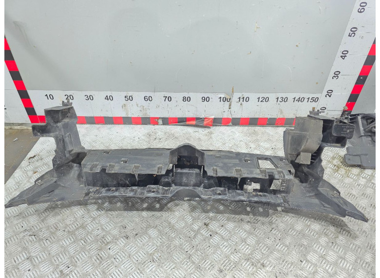 Рамка капота к Peugeot 3008, 2011г.