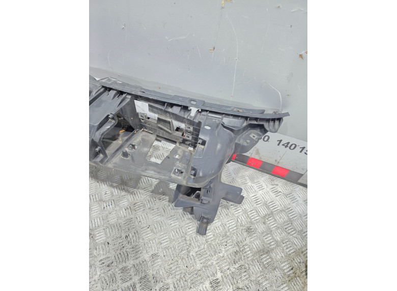 Рамка капота к Peugeot 3008, 2011г.
