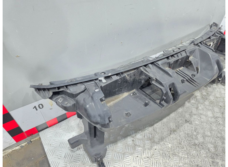 Рамка капота к Peugeot 3008, 2011г.