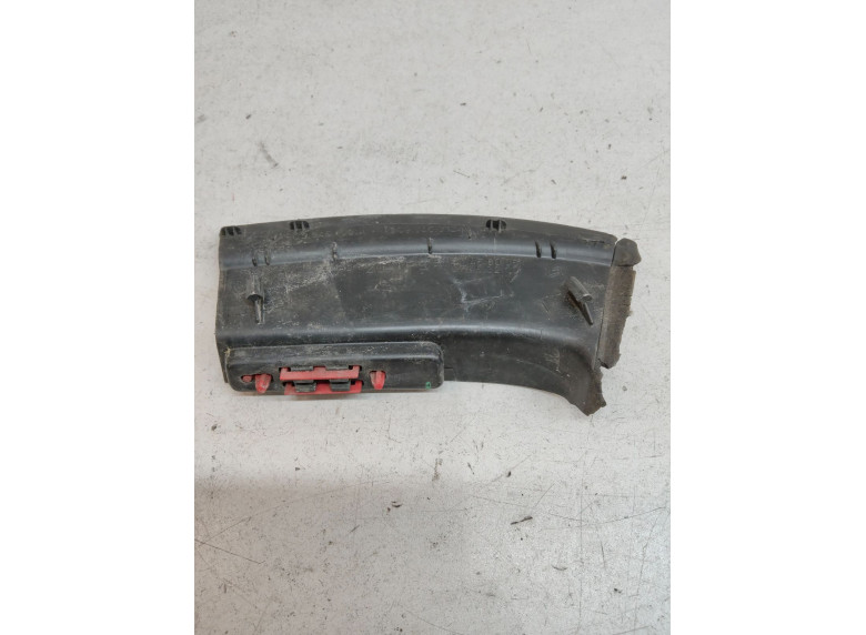 Накладка под фонарь правый к Volkswagen Passat, 2007г.