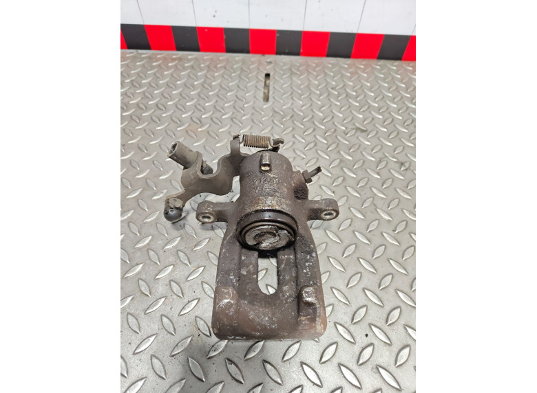 Суппорт задний правый к Citroen Berlingo, 2012г.