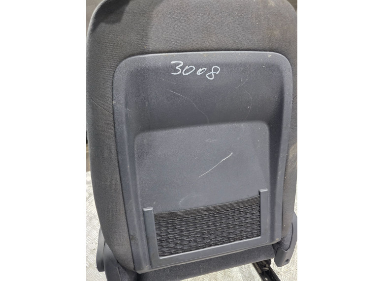 Сиденье переднее левое к Peugeot 3008, 2012г.