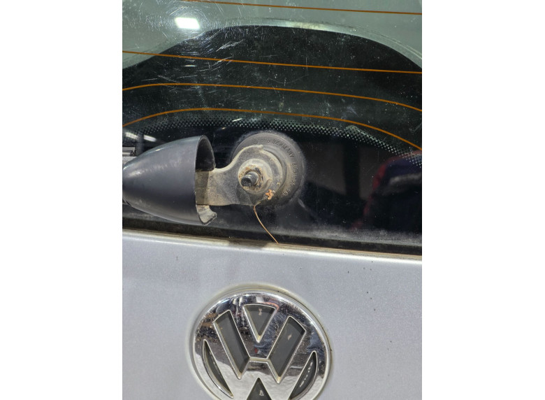 Моторчик заднего стеклоочистителя (дворника) к Volkswagen Passat, 2001г.