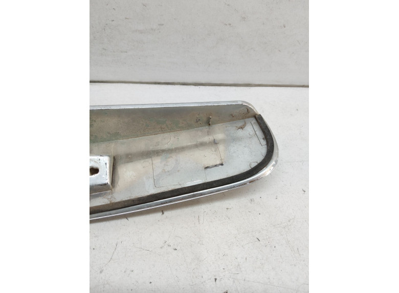 Накладка подсветки номера к Nissan Qashqai, 2011г.
