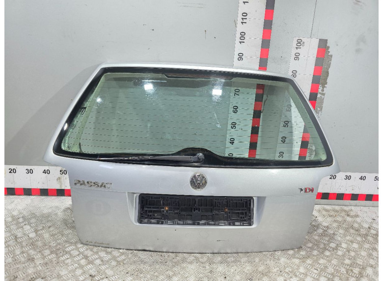 Кнопка открытия багажника к Volkswagen Passat, 2001г.