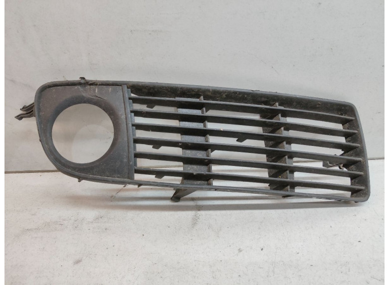 Рамка фары противотуманной правой к Audi A6, 1999г.